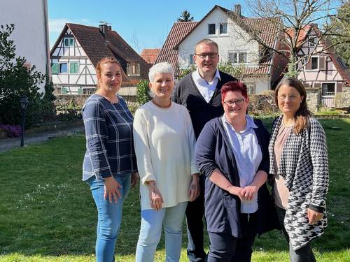Bild mit Herrn Moll und Mitarbeitenden aus der Verwaltung